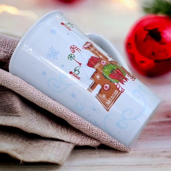 Starbucks Disney Parks Gingerbread Castle Latte Mug. 16fl.oz Retired - Picture 5 of 10